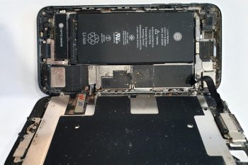 Zabrudzony iPhone